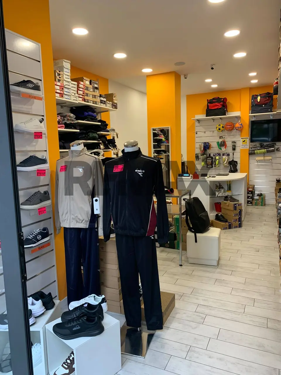 Locale Commerciale in Affitto a Portici