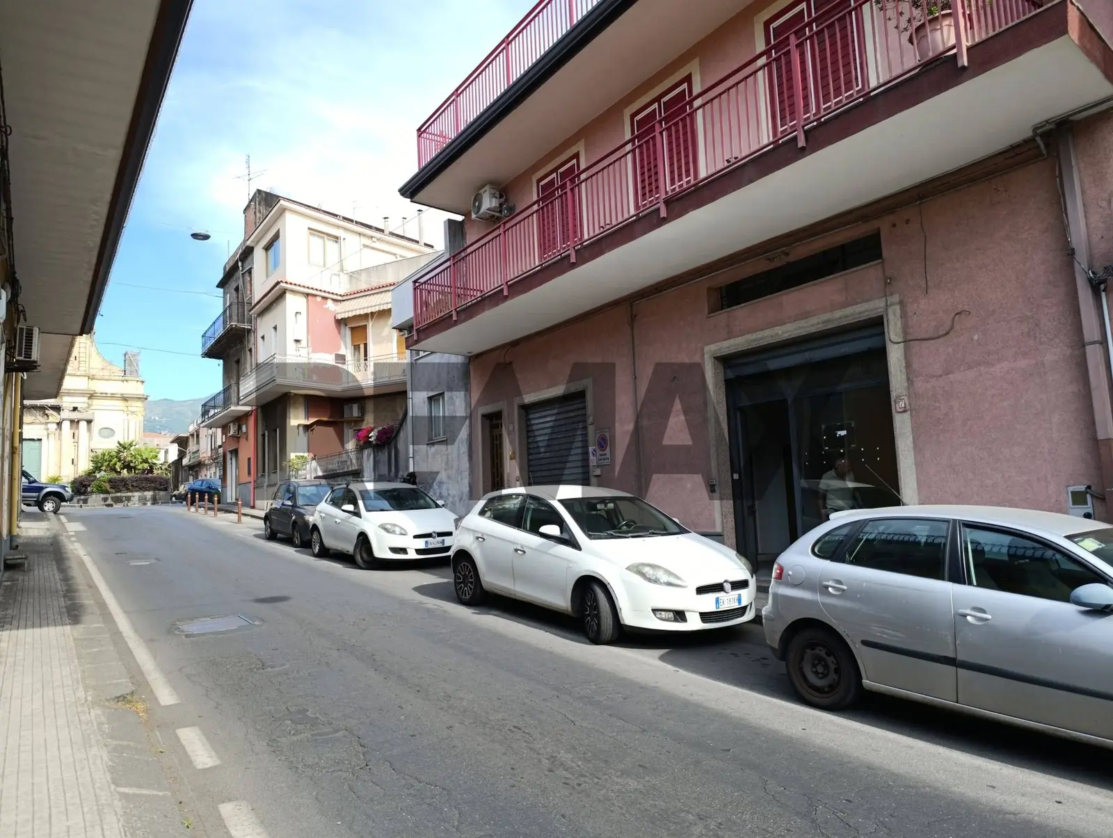 Negozio in Affitto a Santa Venerina