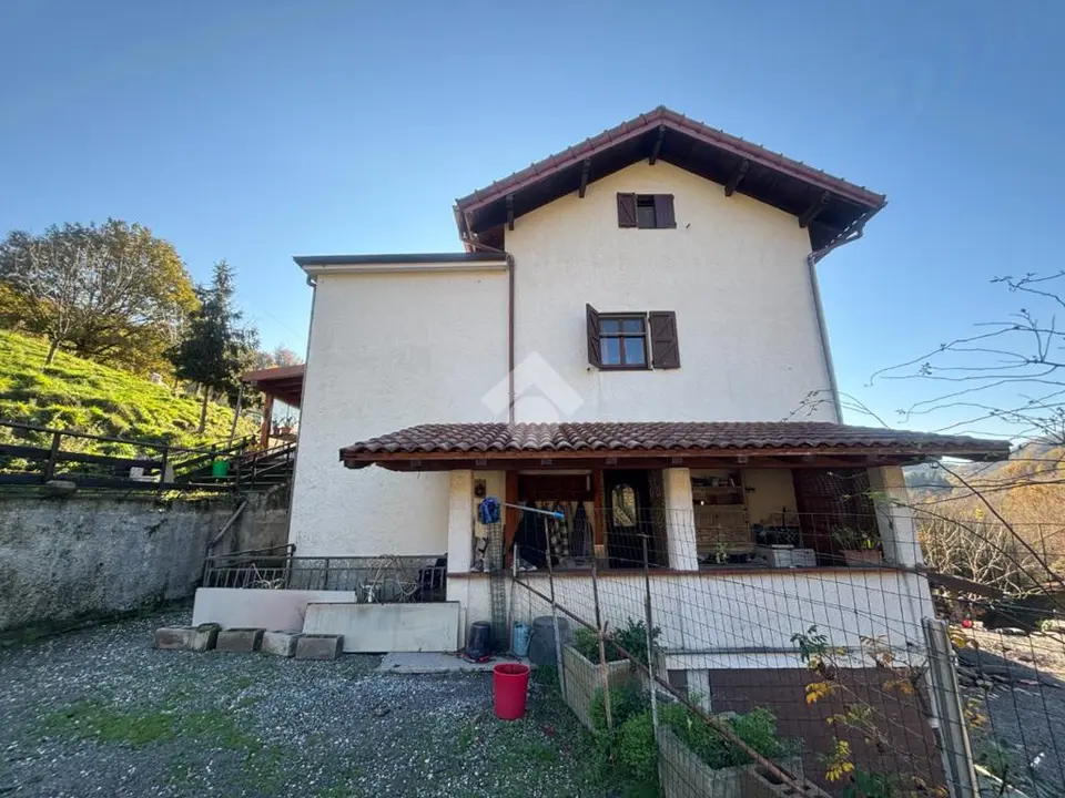 Villa singola in vendita a Serra Riccò