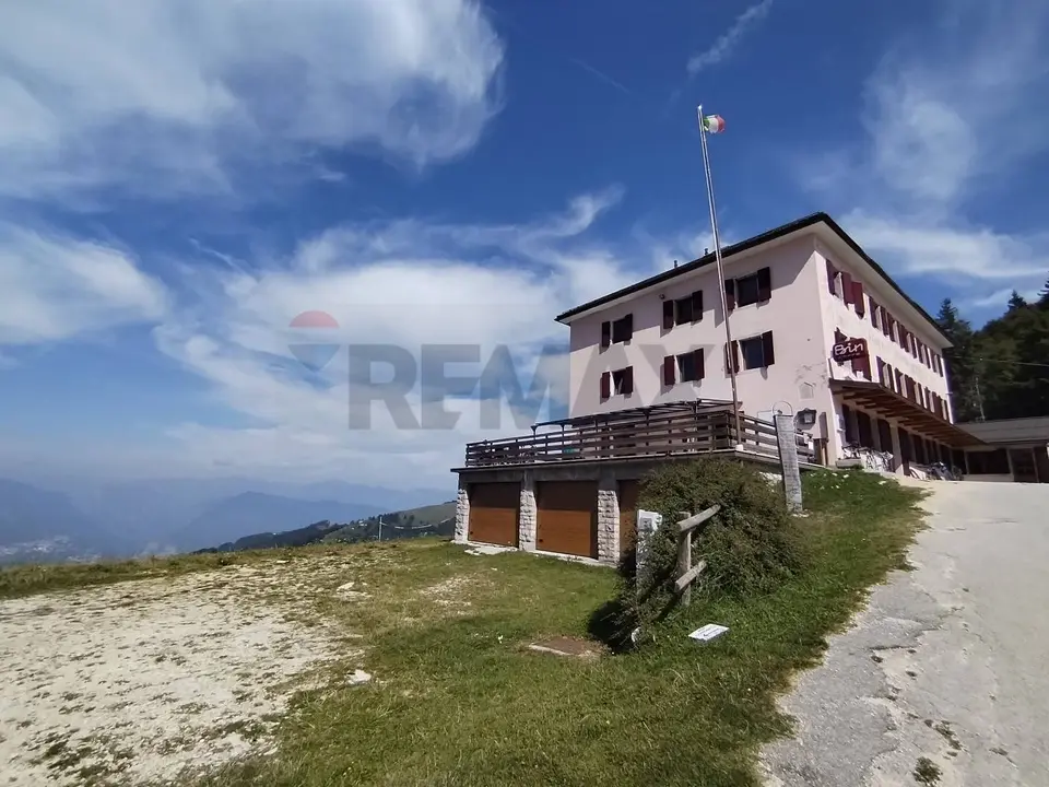Albergo/Hotel in Vendita a Valbrenta