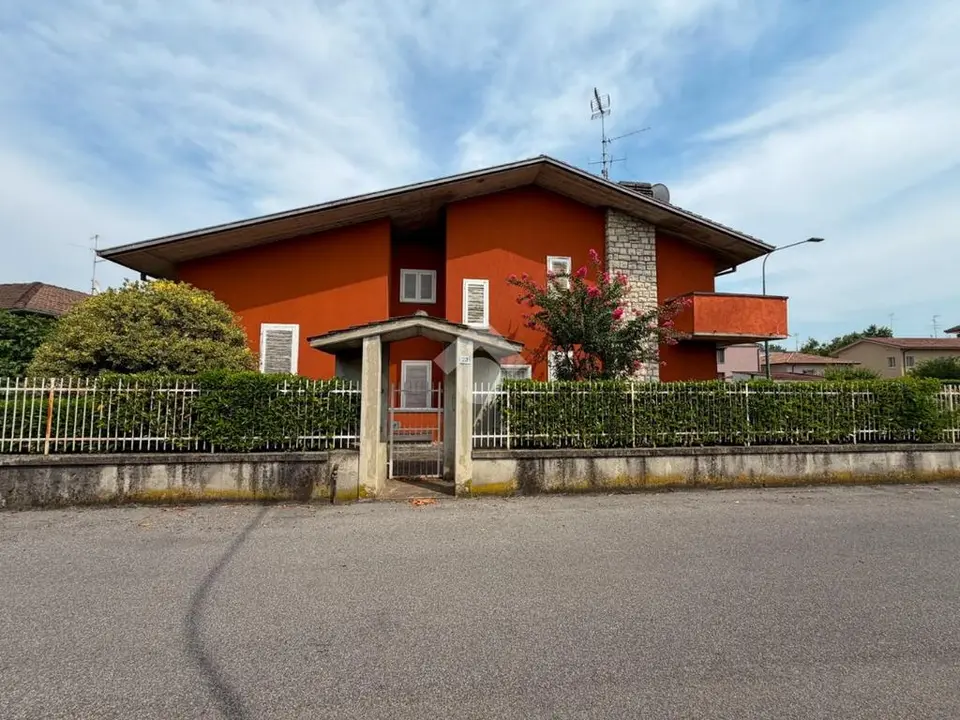 Villa singola in vendita a Manerbio