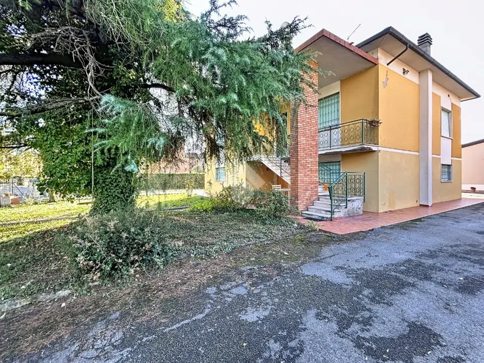3-Zimmer-Villa zum Kauf in Cascina
