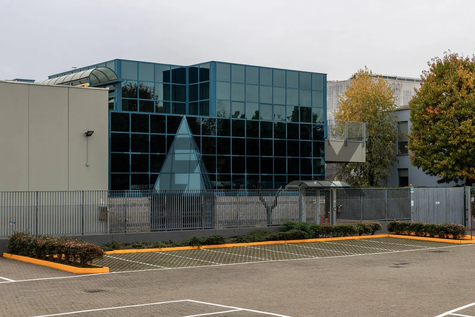 Capannone Industriale in Vendita a Carate Brianza