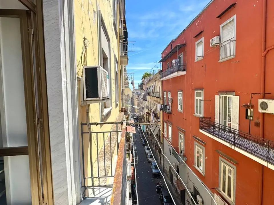 Multilocale in vendita a Napoli