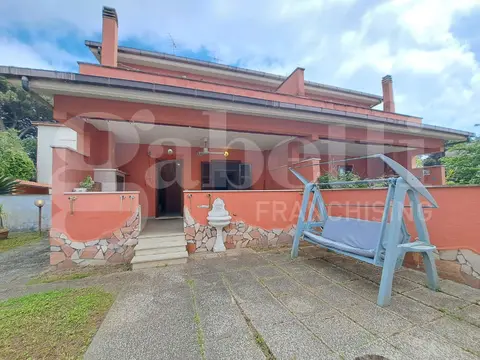 Villa in via priamo  29, Ardea (RM)