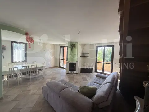 Appartamento in via maddalena snc, Lurago d'Erba (CO)