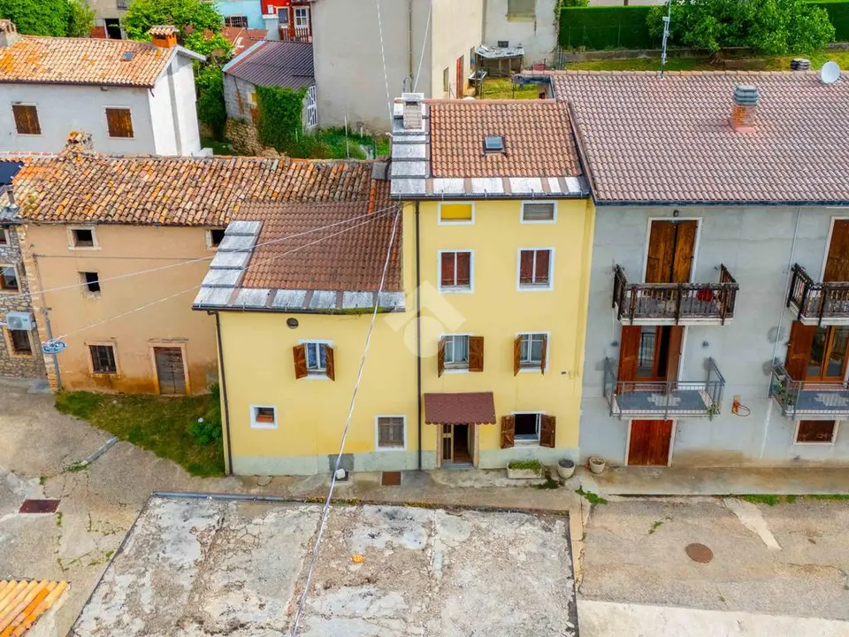 Casa di corte in vendita a Cerro Veronese