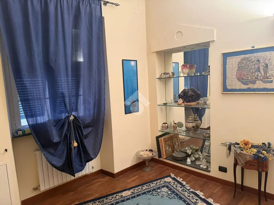 Quadrilocale in vendita a Genova
