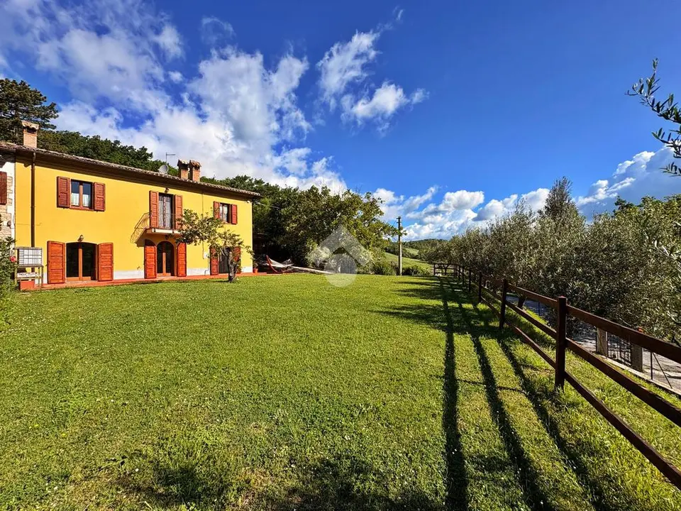 Porzione di bifamiliare in vendita a Fabriano