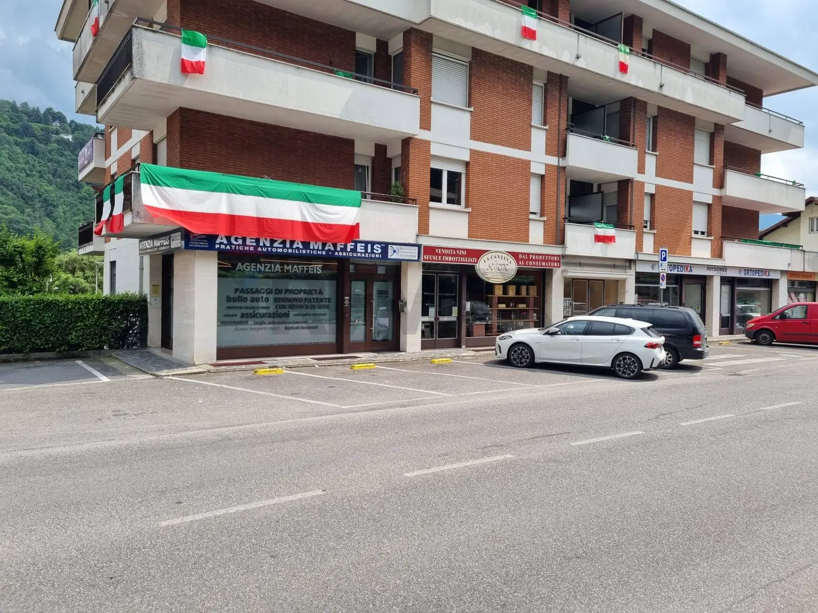 Negozio in Vendita a Gazzaniga