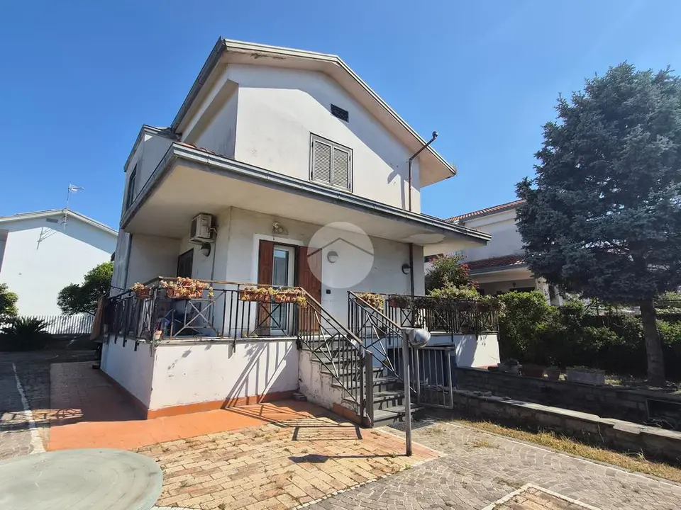 Villa singola in vendita a Giugliano In Campania