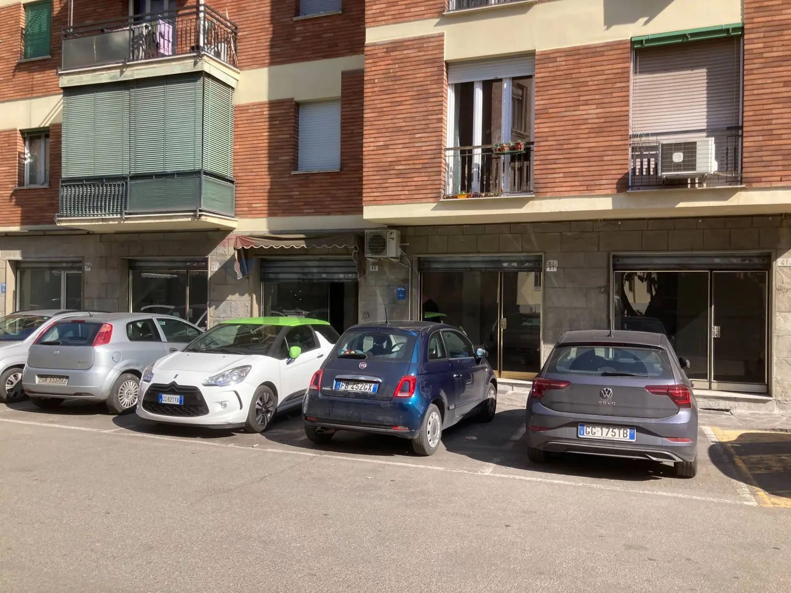 Locale Commerciale in Vendita a Modena