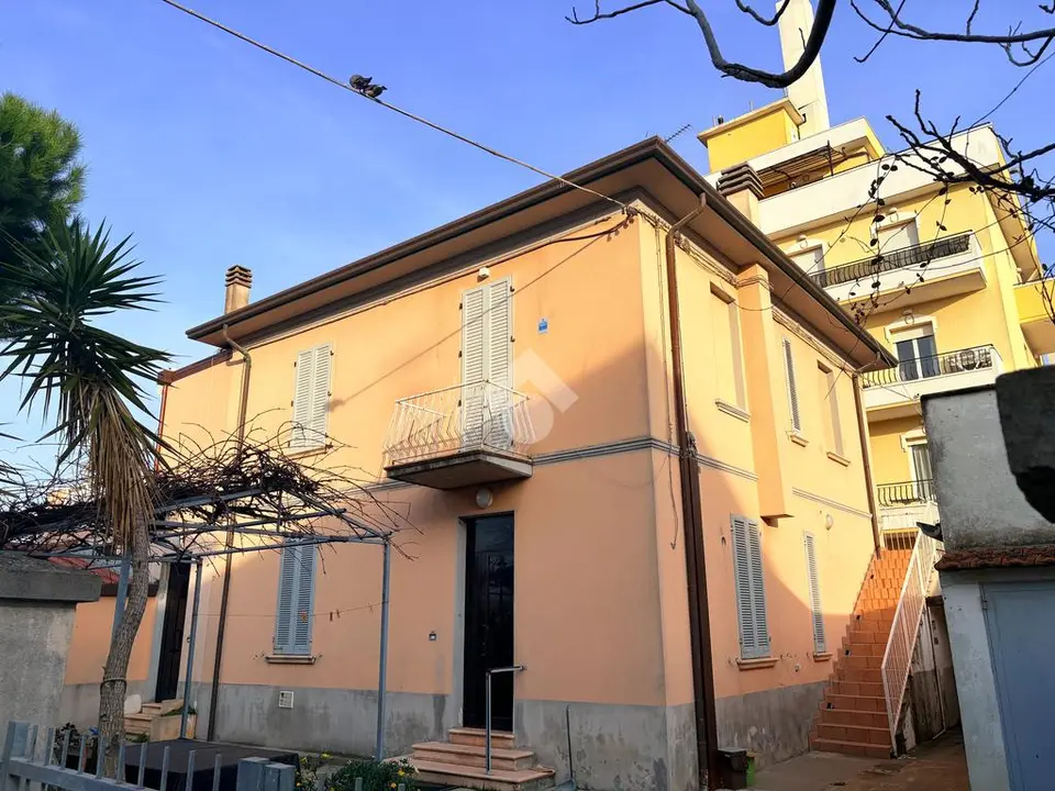 5 locali in vendita a Rimini