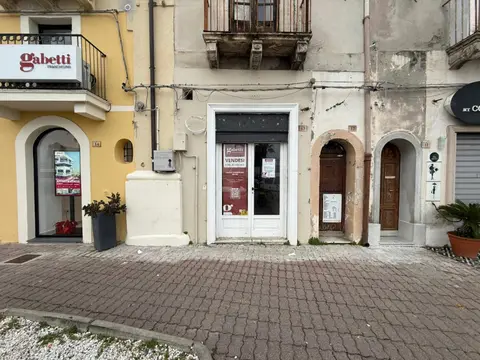 Negozio in Via Domenico Piraino 21, Milazzo (ME)