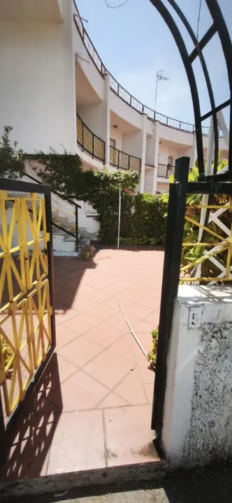 Appartamento in Via Fratelli Bandiera  10, Tortora (CS)