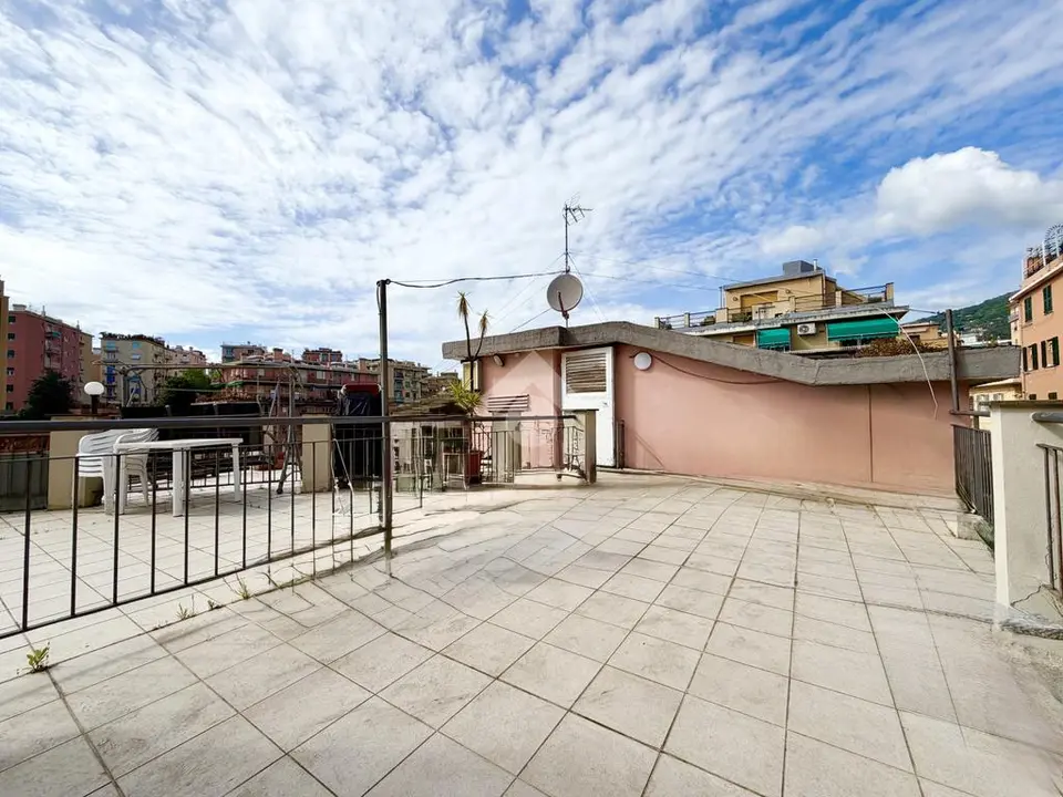 Quadrilocale in vendita a Genova - Quarto Dei Mille