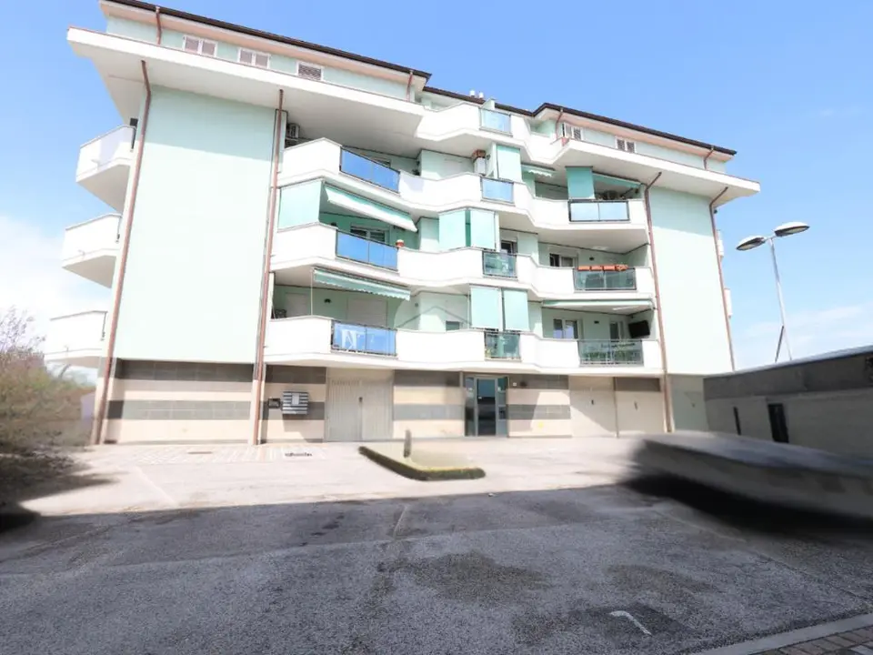 Quadrilocale in vendita a Città Sant'Angelo