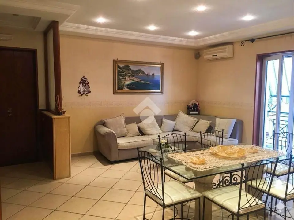 Trilocale in vendita a Melito Di Napoli
