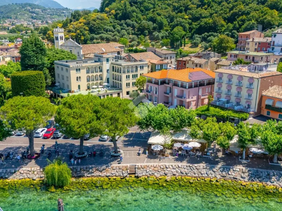5 locali in affitto a Garda