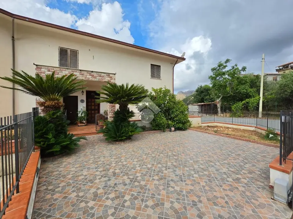 Quadrilocale in vendita a Altofonte