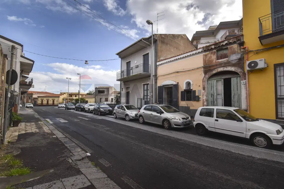 Casa Indipendente in Vendita a San Giovanni la Punta