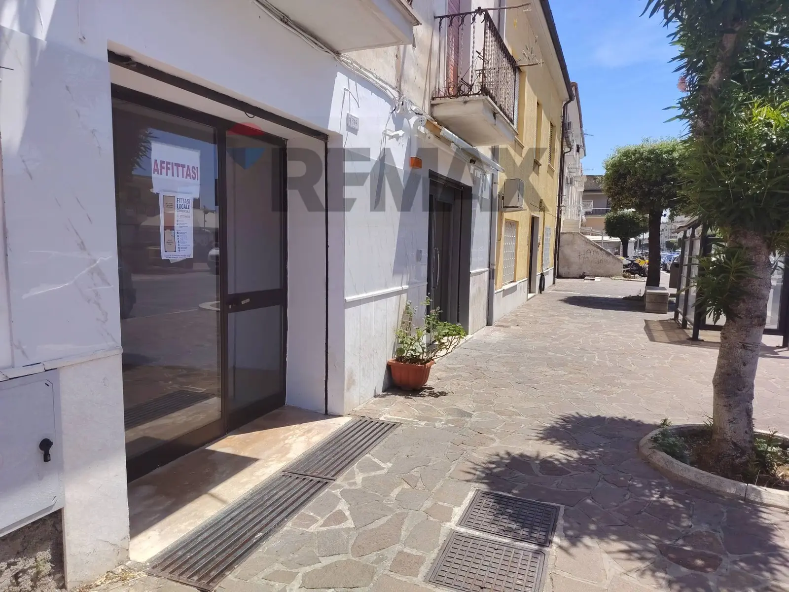 Locale Commerciale in Affitto a Minturno
