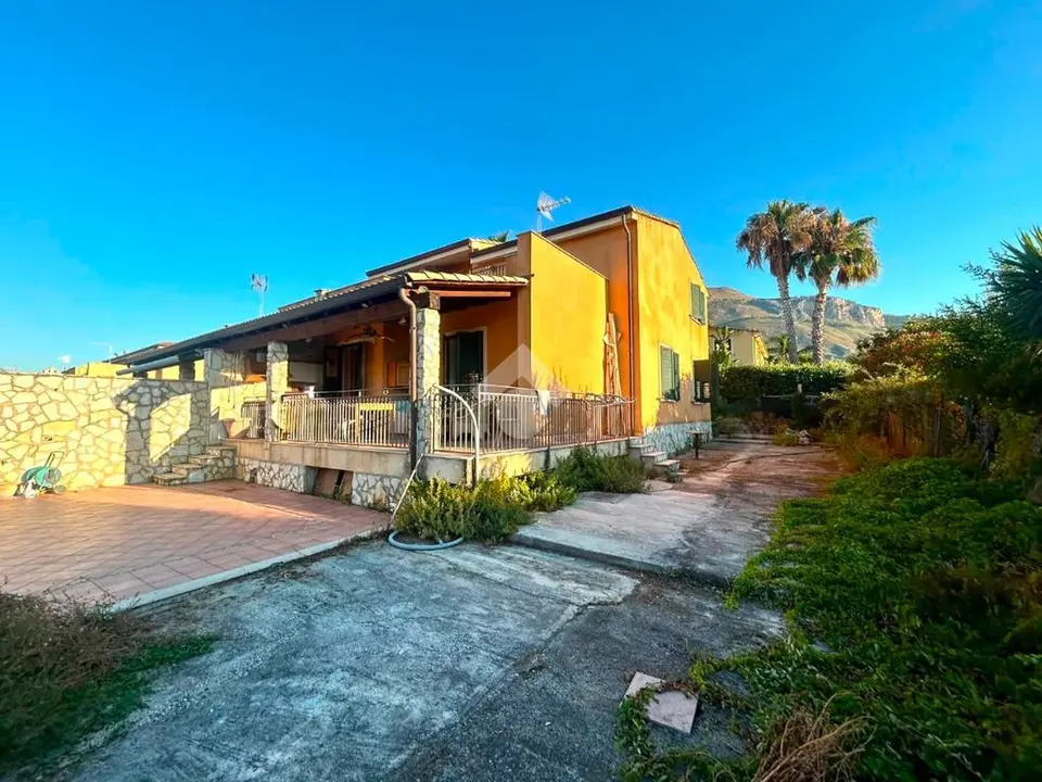 Villa singola in affitto a Altavilla Milicia