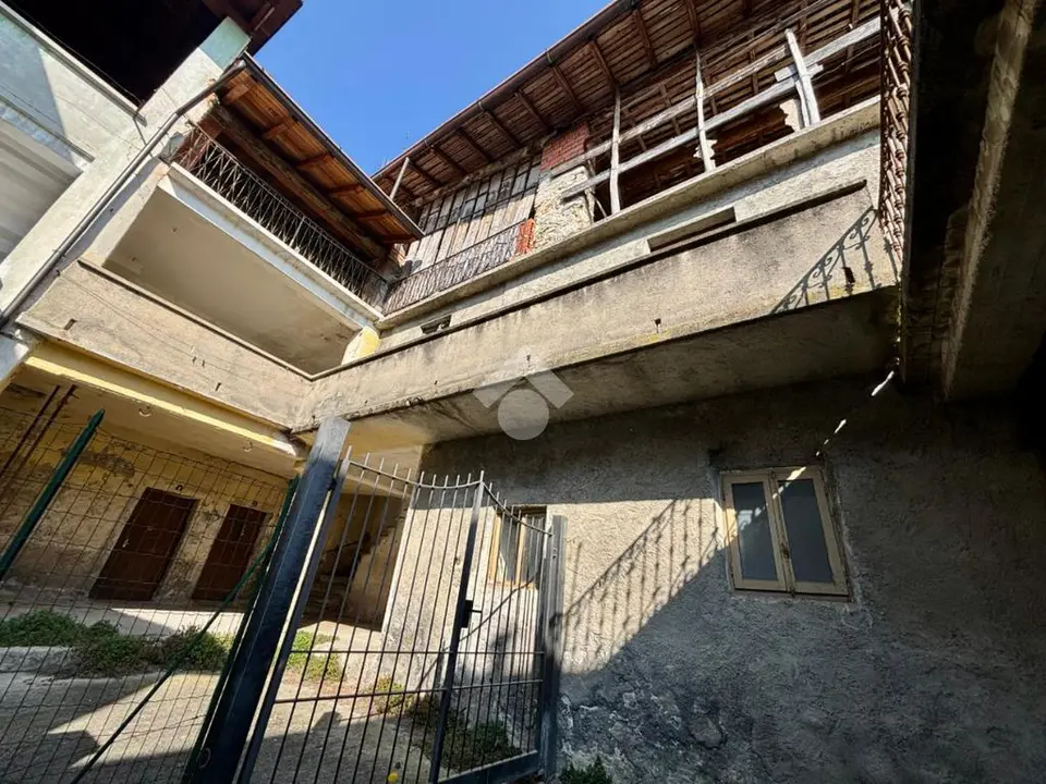 Casa indipendente in vendita a Gandino