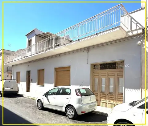 Casa Indipendente in VIA PIAVE  198, Avola (SR)