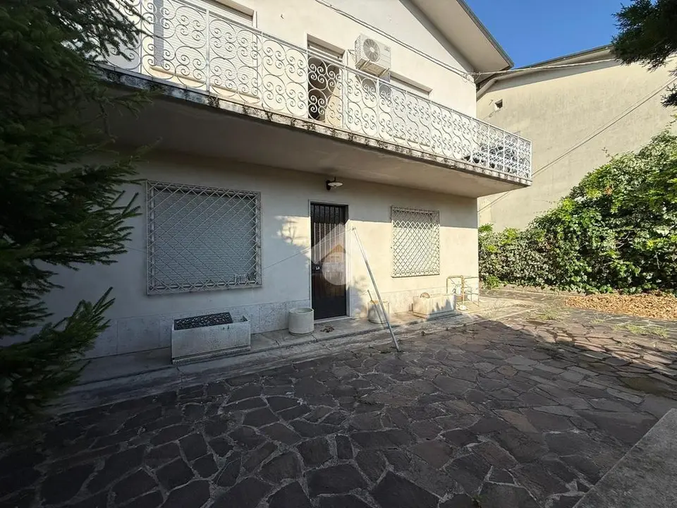 5 locali in vendita a Montecchia Di Crosara