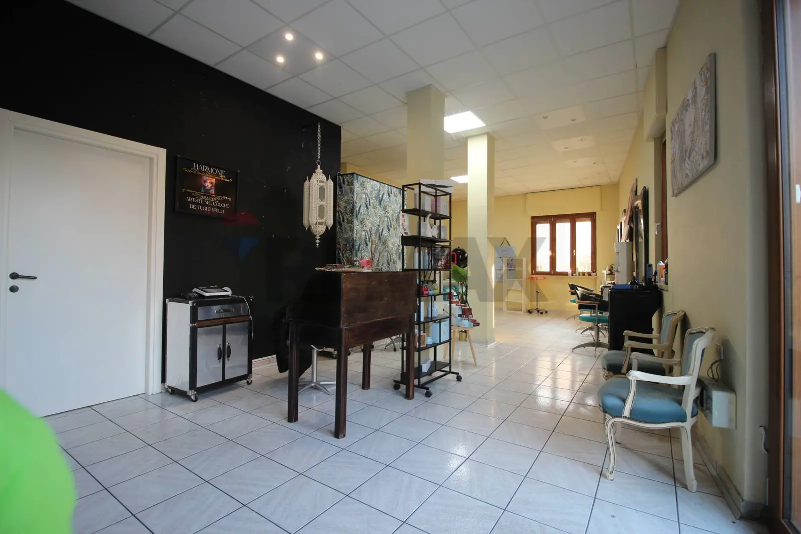 Locale Commerciale in Affitto a Chieri