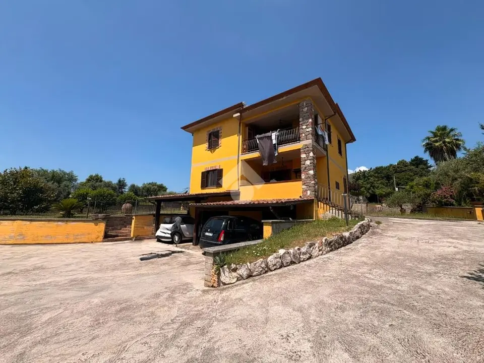 Villa singola in vendita a Lariano