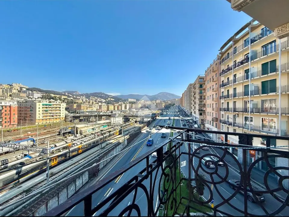 Quadrilocale in vendita a Genova