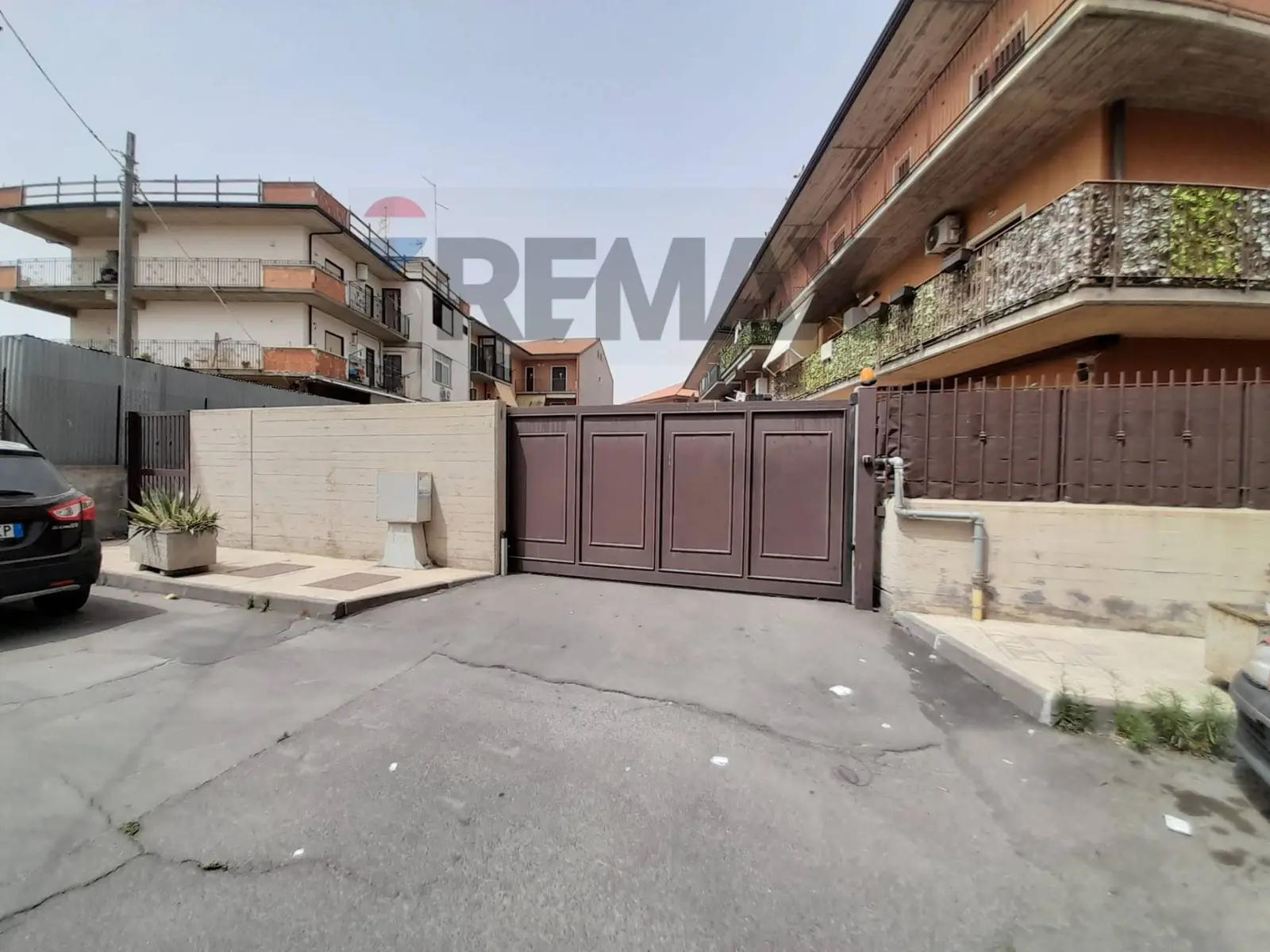 Garage/Box in Vendita a Camporotondo Etneo