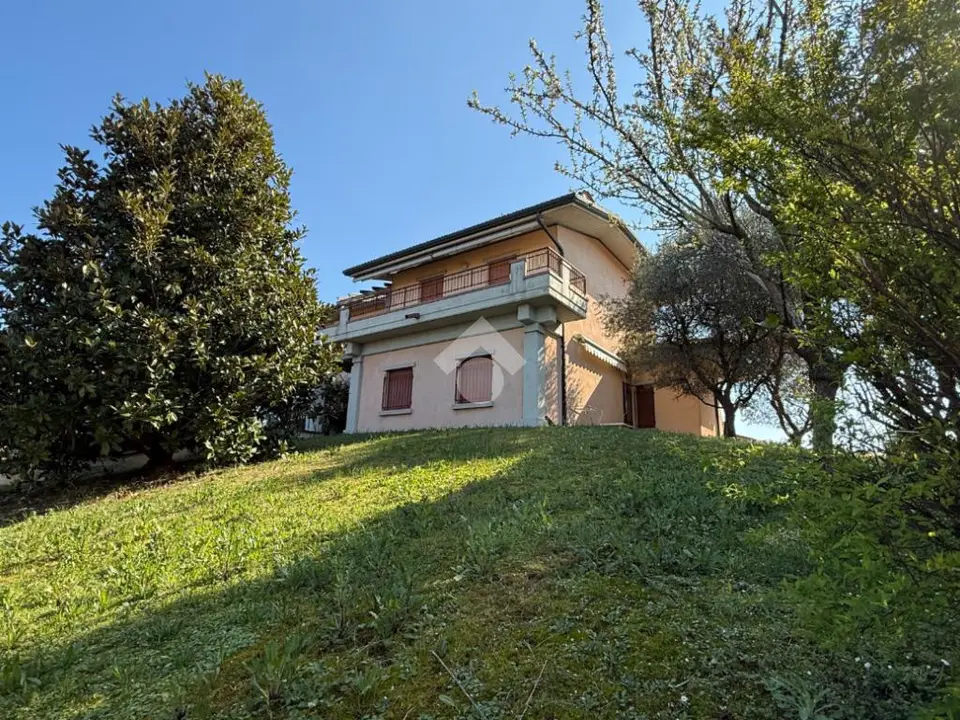 Bifamiliare in vendita a Pozzolengo