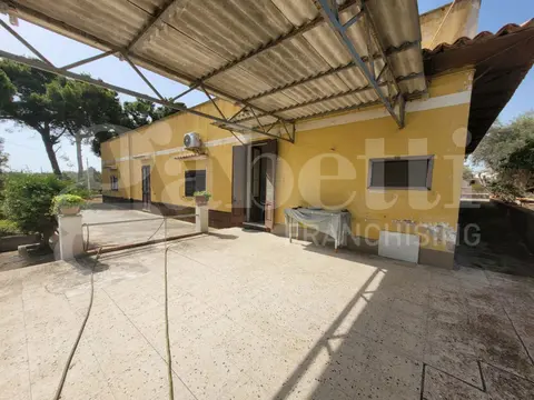 Villa in Via tringali 41, Augusta (SR)