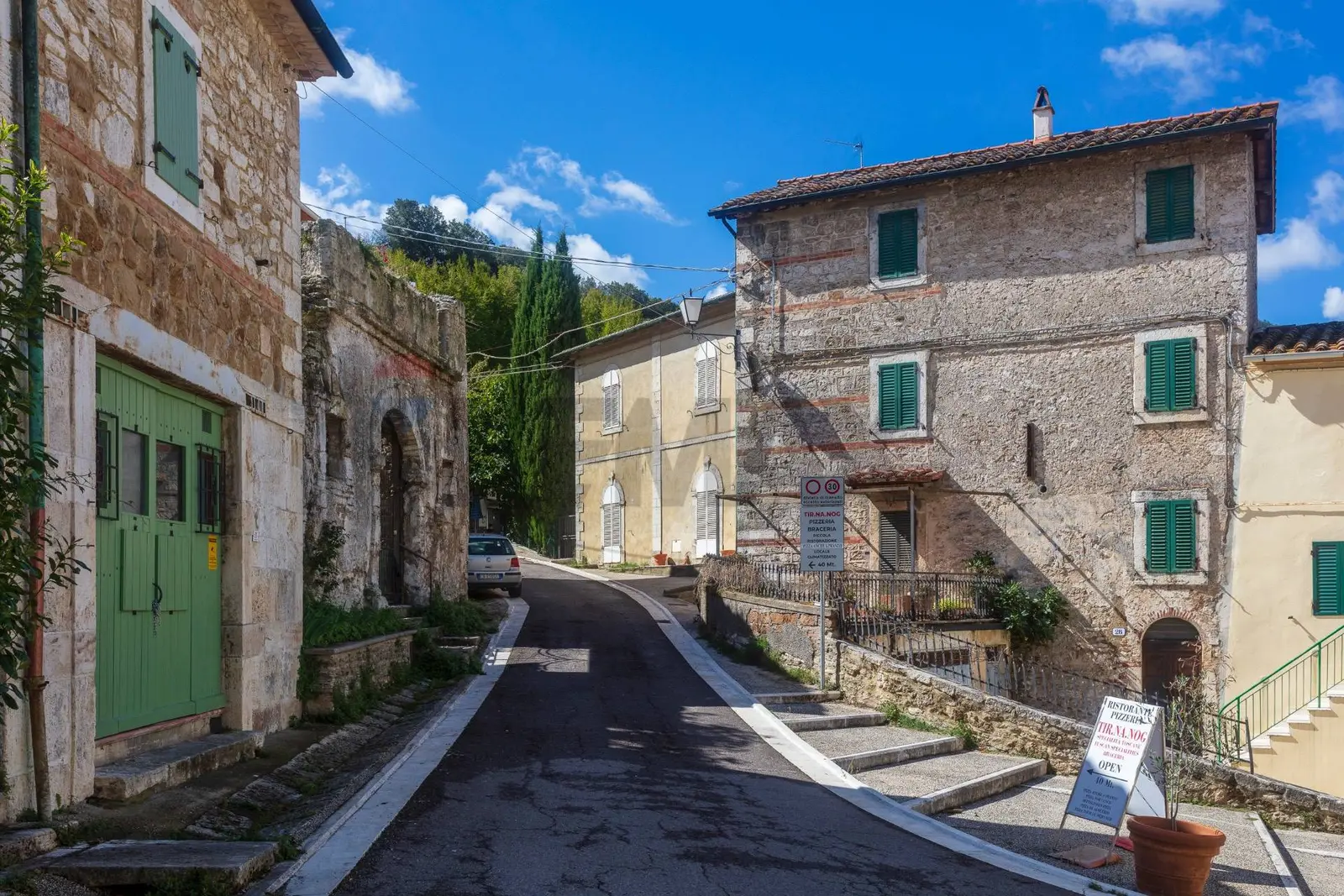 Rustico in Vendita a Castiglione d'Orcia