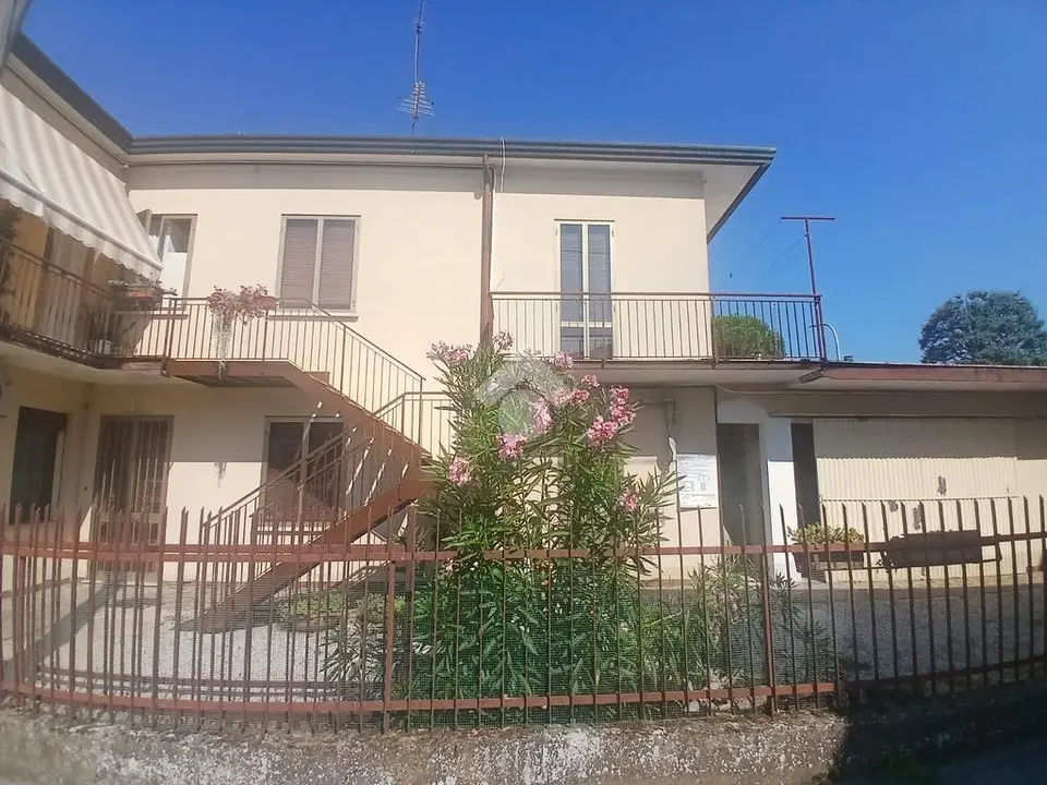 Porzione di bifamiliare in vendita a Teolo