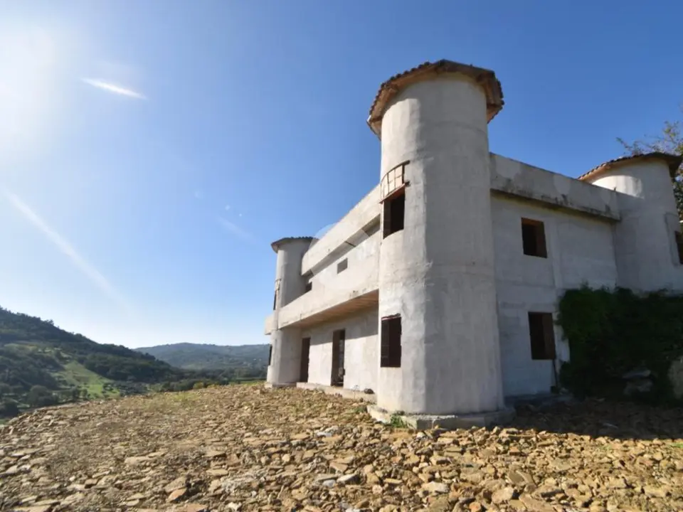 Casa indipendente in vendita a Laureana Cilento