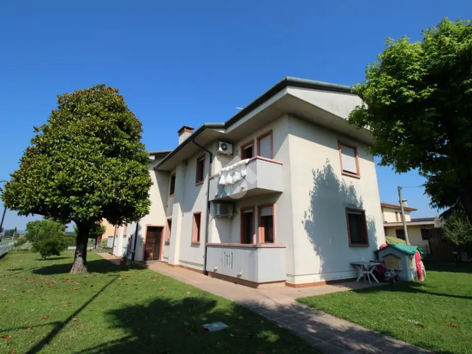 Quadrilocale in vendita a Campodoro