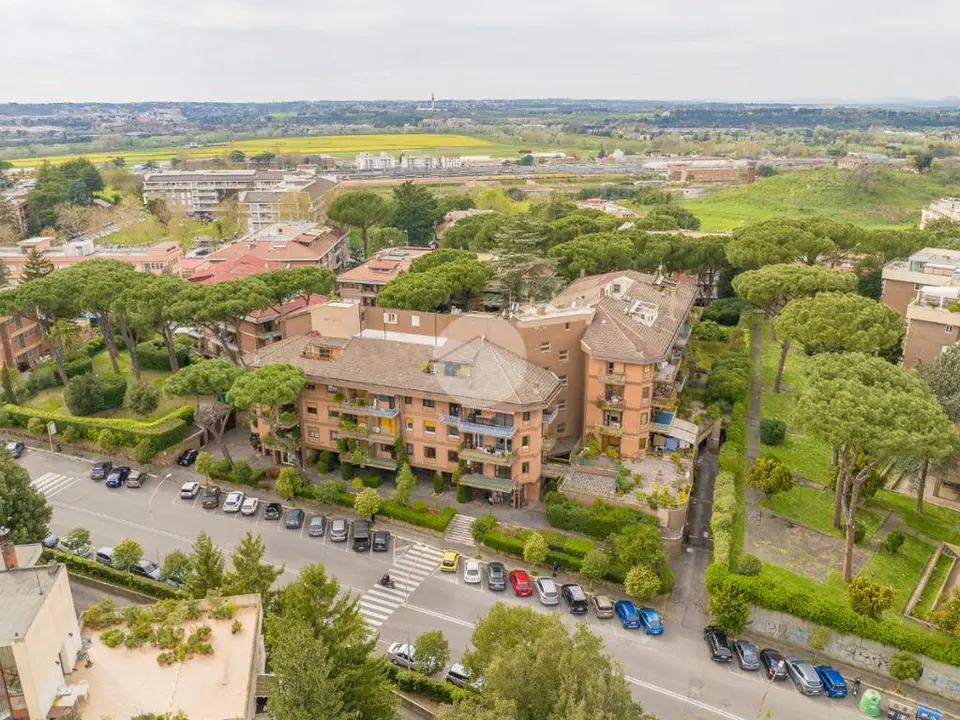 5 locali in vendita a Roma