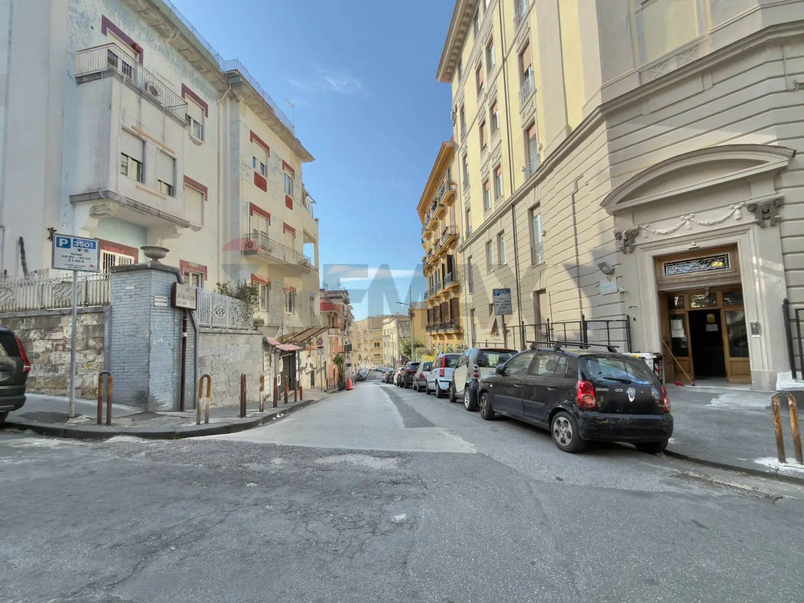 Attività  Commerciale in Affitto a Napoli