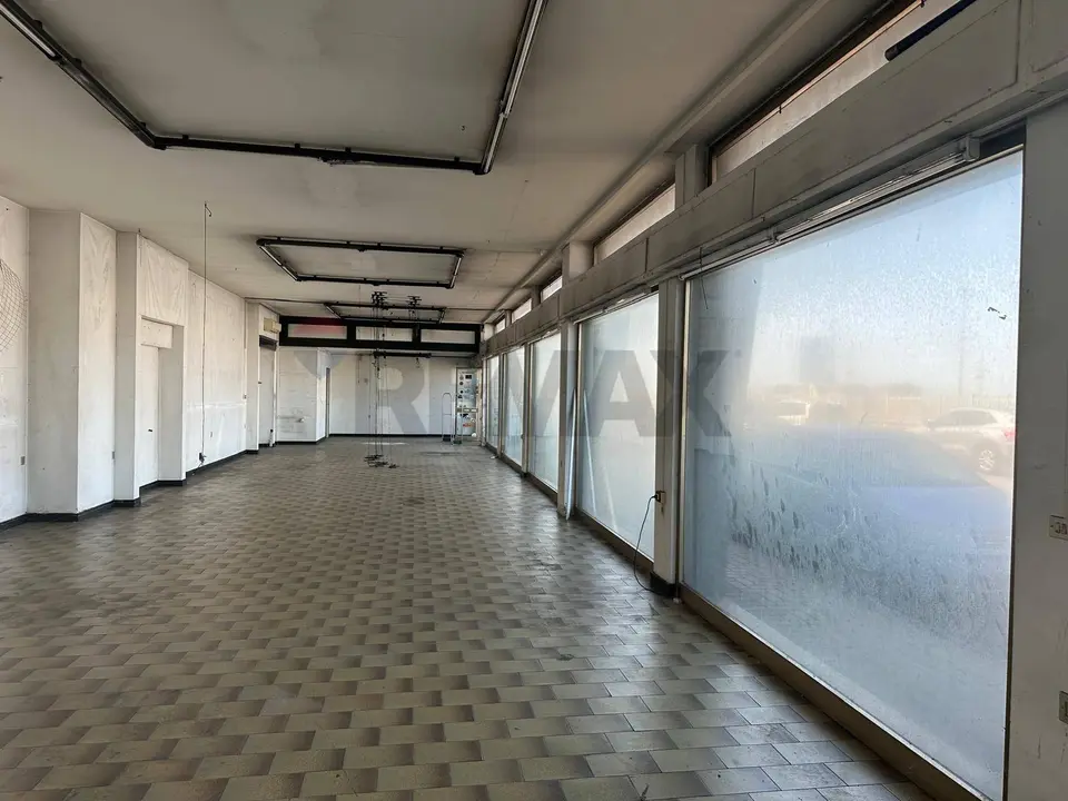 Locale Commerciale in Affitto a Ancona