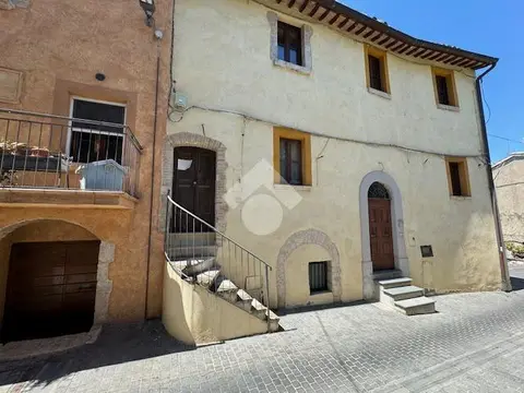 Casa semindipendente in vendita a Giano Dell'Umbria
