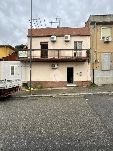 Casa semindipendente in vendita a Reggio Di Calabria
