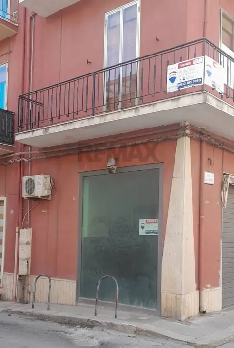 Locale Commerciale in Vendita a Vittoria
