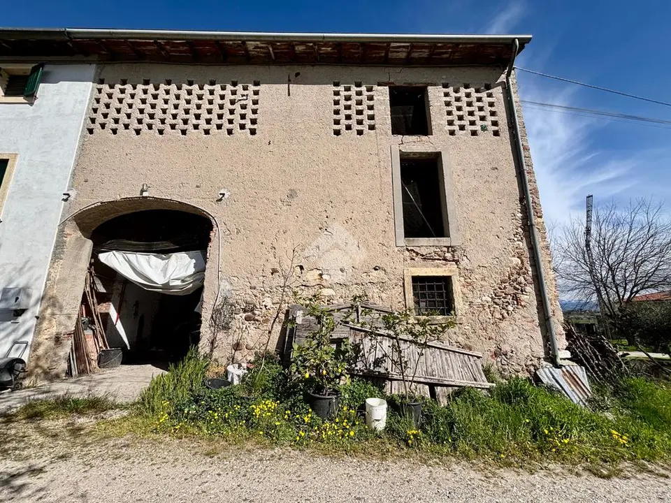 Rustico in vendita a Sommacampagna