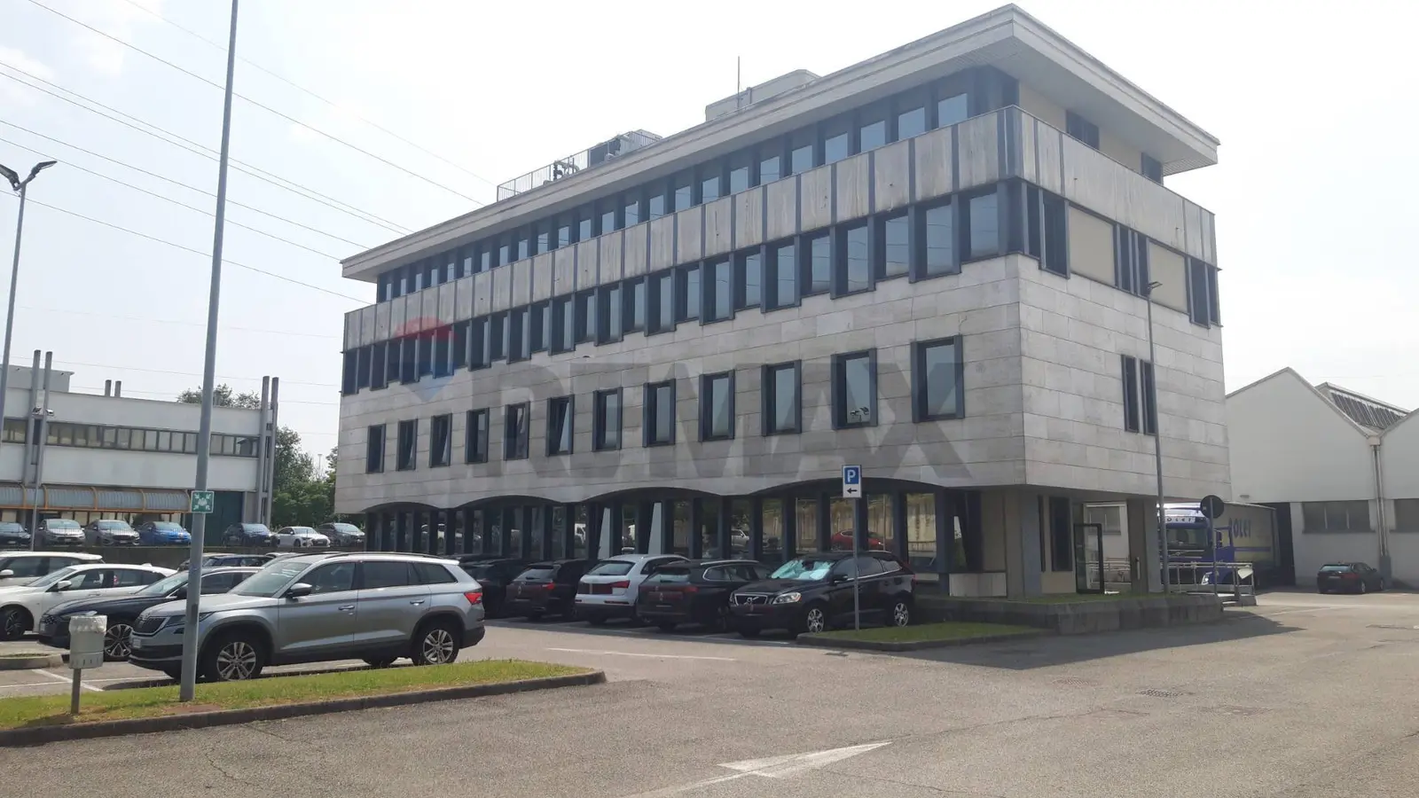 Ufficio in Affitto a Caponago
