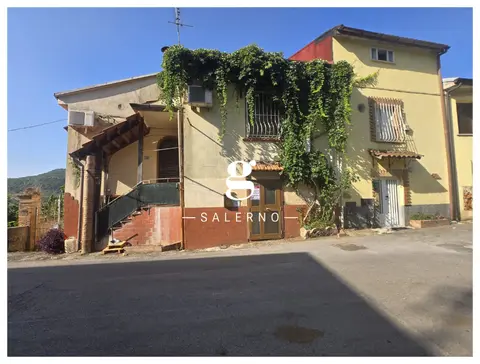 Appartamento in Via Rufoli, Salerno (SA)