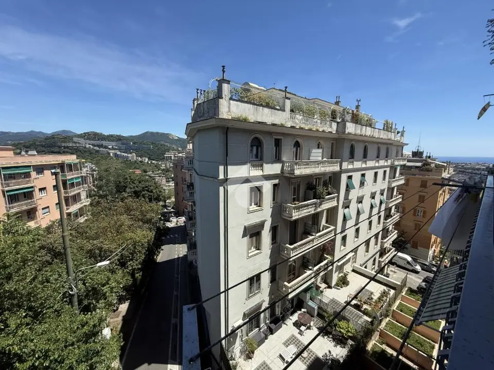 Quadrilocale in vendita a Genova